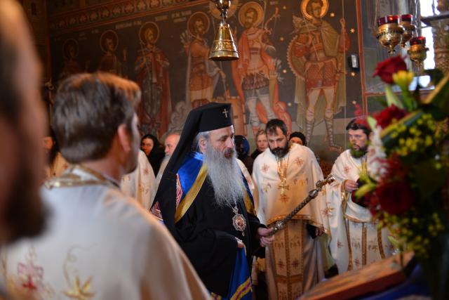 Hram la Sihăstria Voronei:„Pentru a ne cuprinde bucuria Duhului Sfânt, ne este necesară smerenia Maicii Domnului”