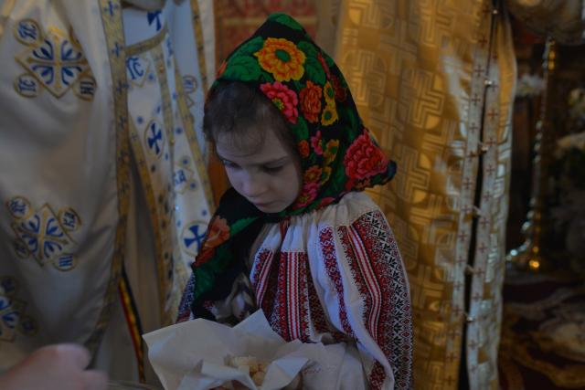 Liturghie arhierească și sfințire de casă parohială la Boboiești: „Fără taina postului nu poate fi concepută viața creștină”