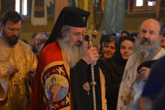 Liturghie arhierească și sfințire de casă parohială la Boboiești: „Fără taina postului nu poate fi concepută viața creștină”