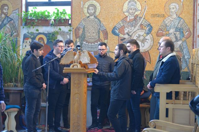 Preoţi de pe cele două maluri ale Prutului, împreună la Sfânta Liturghie