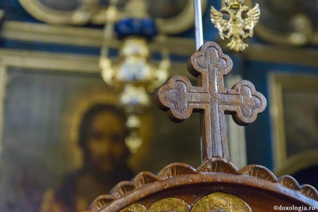 (Audio) „Să privim către Crucea lui Hristos!” - Arhim. Nichifor Horia