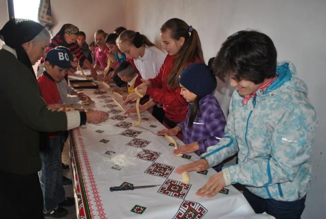 „Hristos: sufletul satului meu” în parohiile Buhăieni şi Drăgăneşti