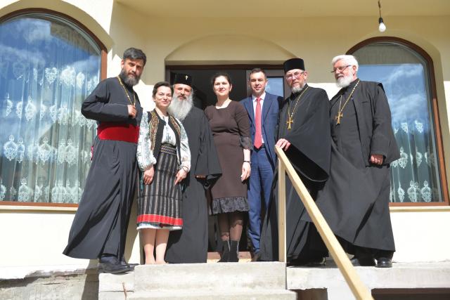 Liturghie arhierească și sfințire de casă parohială la Boboiești: „Fără taina postului nu poate fi concepută viața creștină”