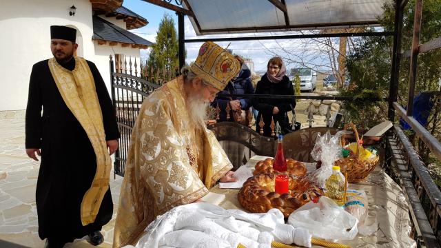 Slujire arhierească la Mănăstirea „Acoperământul Maicii Domnului” - Groşi