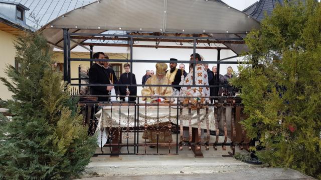 Slujire arhierească la Mănăstirea „Acoperământul Maicii Domnului” - Groşi