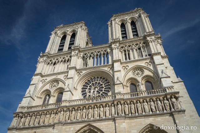 (Foto) Notre-Dame, catedrala-simbol a Franței
