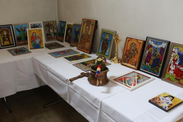 Atelier de pictură pe sticlă în Parohia „Nașterea Domnului” din München