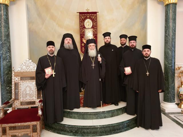 Delegaţia care va aduce Sfânta Lumină în România a fost primită de Patriarhul Ierusalimului