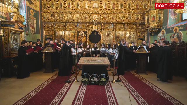 (Video) Corurile „Sfântul Ioan Damaschin” și „Buna Vestire” - Fragment din Prohodul Domnului