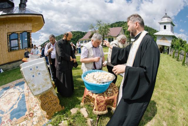 Sfântul Ierarh Pahomie de la Gledin va fi serbat la Schitul Pocrov