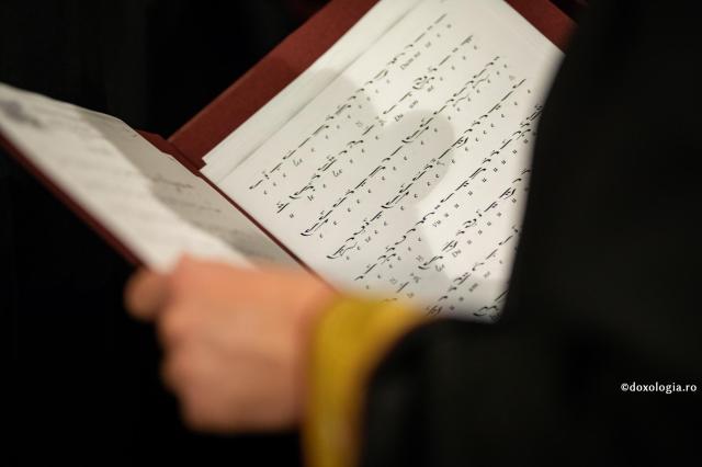 Playlist: Părtași la răstignirea şi îngroparea lui Hristos, prin cântările Săptămânii Mari