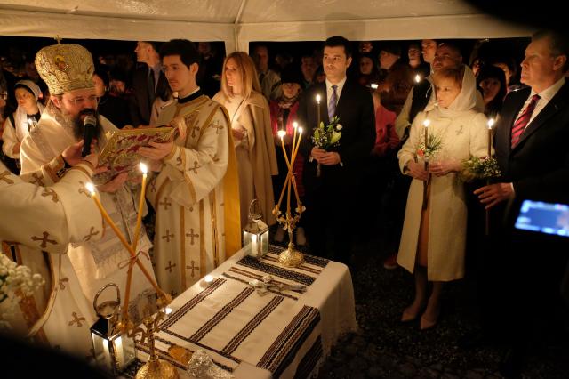 La Copenhaga, Preasfințitul Macarie a oferit Lumina Învierii Majestății Sale Margareta și românilor din comunitate