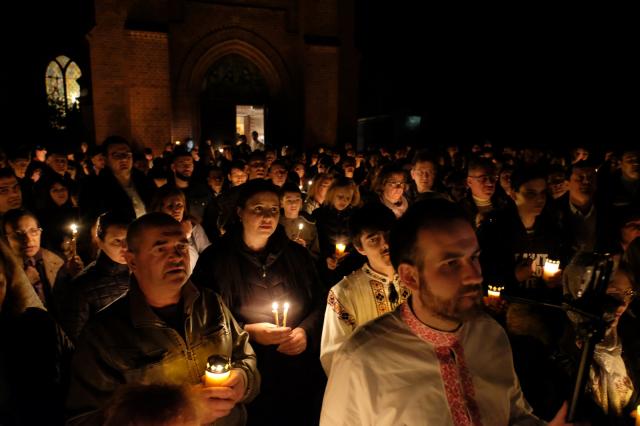 La Copenhaga, Preasfințitul Macarie a oferit Lumina Învierii Majestății Sale Margareta și românilor din comunitate