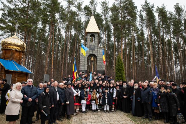 Românii căzuți la Fântâna Albă pe 1 aprilie 1941, pomeniţi atât la locul martiriului, cât și la Mănăstirea Putna