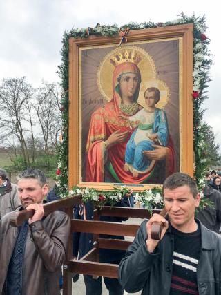 Procesiune de Florii în Parohia Crasnaleuca din Protopopiatul Săveni