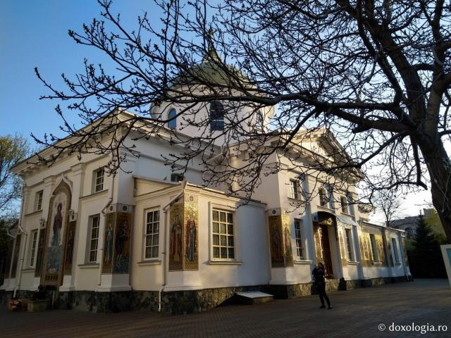 (Foto) Mănăstirea Adormirea Maicii Domnului din Odessa - locul care adăpostește moaștele Sfântului Kukșa