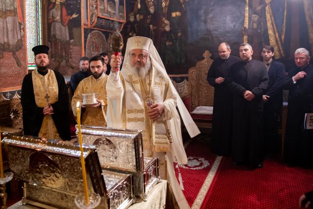 Părintele Patriarh Daniel a sfințit două racle pentru moaştele Sfinților Mucenici Haralambie, Teodor Tiron și Mina