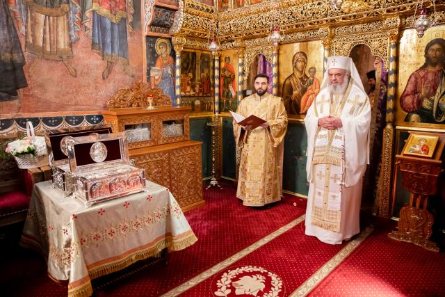 Părintele Patriarh Daniel a sfințit două racle pentru moaştele Sfinților Mucenici Haralambie, Teodor Tiron și Mina