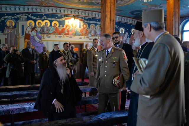 „Pentru o unitate militară, drapelul semnifică același lucru precum Crucea pentru Biserică”
