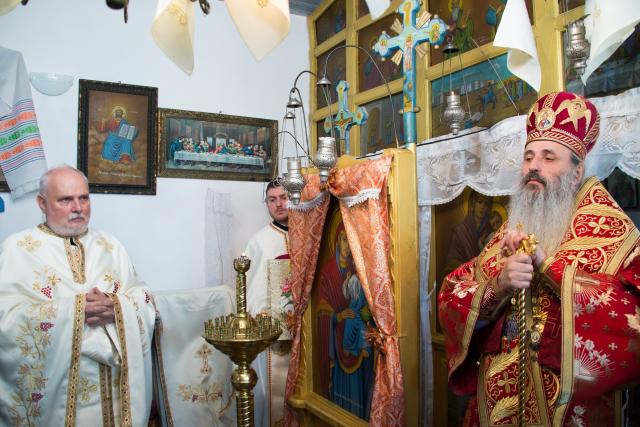 Slujire arhierească la Stolniceni, comuna Răuseni: „Omul își răstignește inima când îi iartă pe vrăjmași”