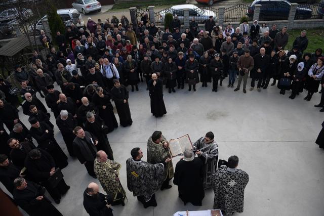 Casa socială, oficiul parohial şi capela mortuară de la Chintinici au fost sfinţite de IPS Mitropolit Teofan