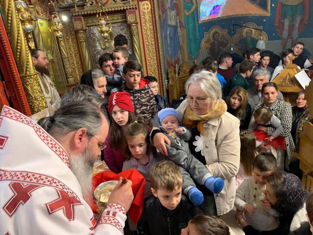 Slujiri arhierești la Bacău și la Huși
