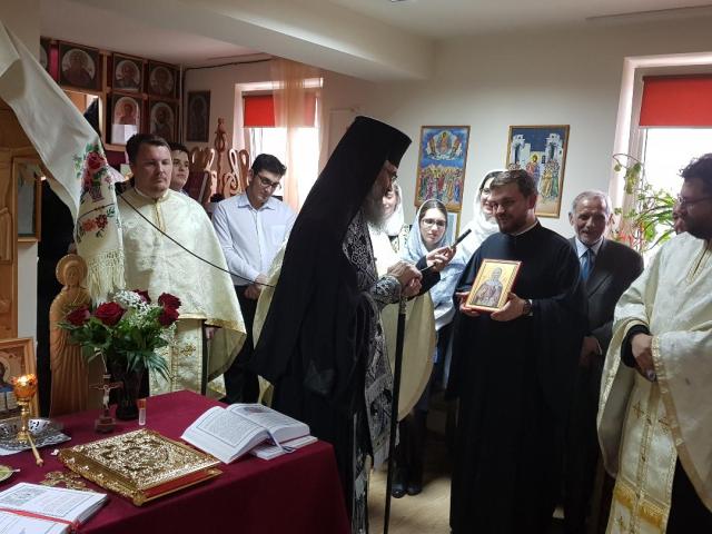 Preasfințitul Părinte Antonie a oficiat Taina Sfântului Maslu  la Căminul de bătrâni din Bucium