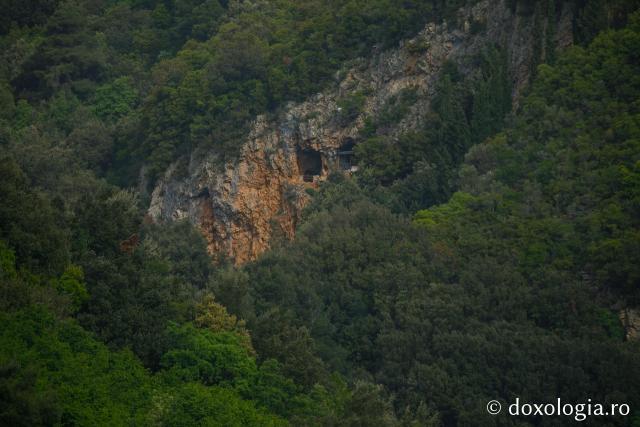 Peștera Cuviosului Cosma de la Zografu, Athos