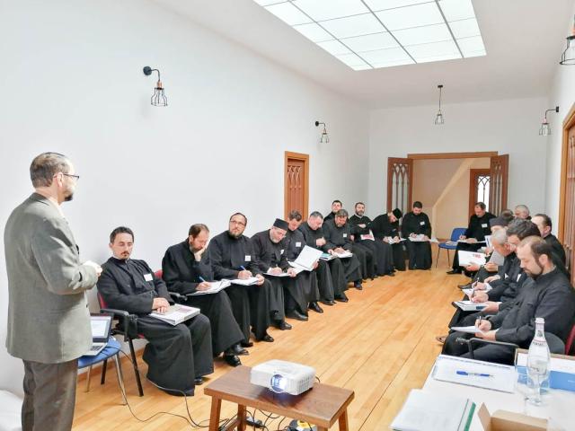 Cursuri pentru obţinerea gradelor profesionale în preoţie
