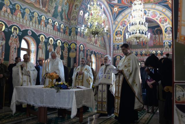 Resfinţire de biserică în parohia filantropiei creştine din Paşcani