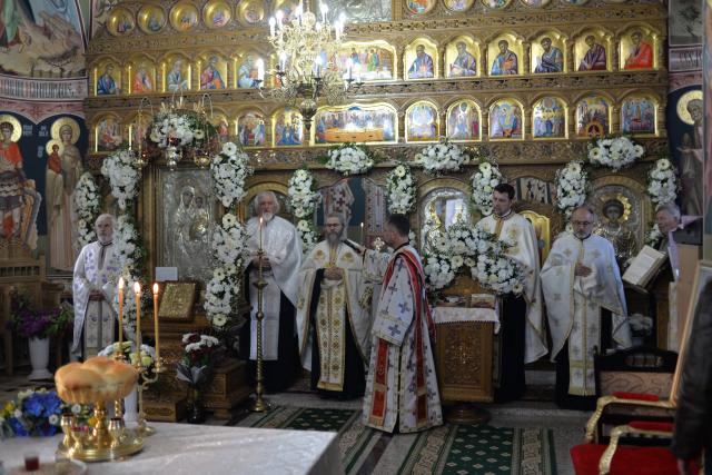 Resfinţire de biserică în parohia filantropiei creştine din Paşcani