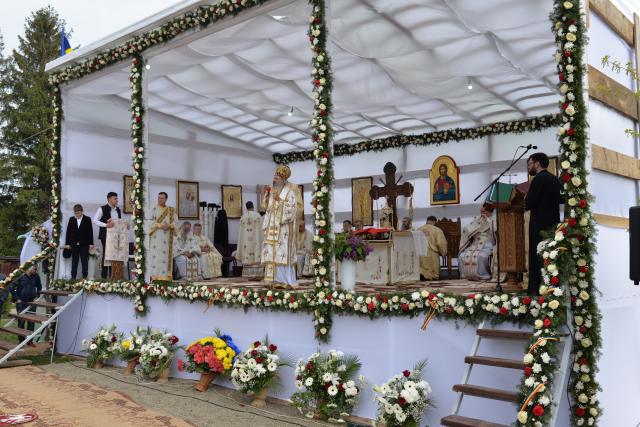 Resfinţire de biserică în parohia filantropiei creştine din Paşcani