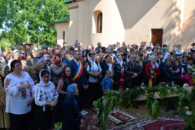 Resfințire de biserică în parohia Luceni