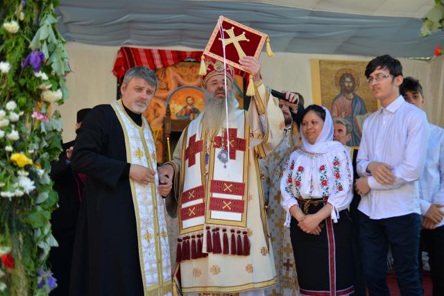 Resfințire de biserică în parohia Luceni