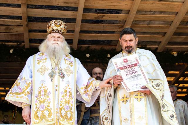Sfințirea bisericii din lemn de la Fărcașa, Neamț – elogiere sacră a valorilor satului românesc