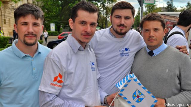 Marşul Absolvenţilor - mii de studenţi ieşeni în ritm de bucurie