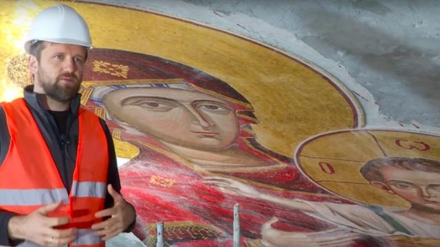Catedrala Națională: A fost montată icoana cu cea mai mare reprezentare a Maicii Domnului în mozaic din România