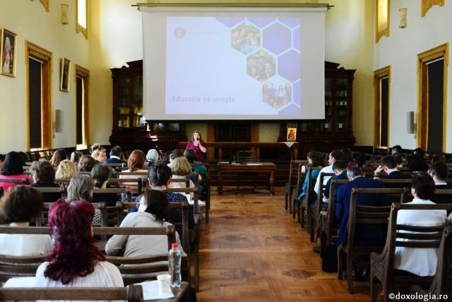 Întâlnire de dezbateri pentru profesorii de religie din județul Iași