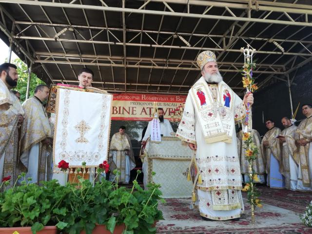 Biserica „Sfinţii Voievozi" din Bacău a fost resfinţită