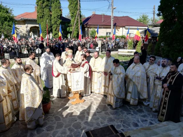 Biserica „Sfinţii Voievozi" din Bacău a fost resfinţită
