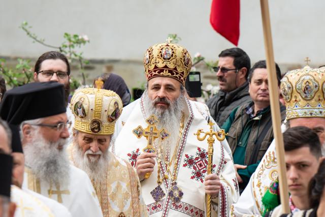 300 de ani de la nașterea marelui mitropolit: „Să luăm aminte la taina Sfântului Ierarh Iacob Putneanul”