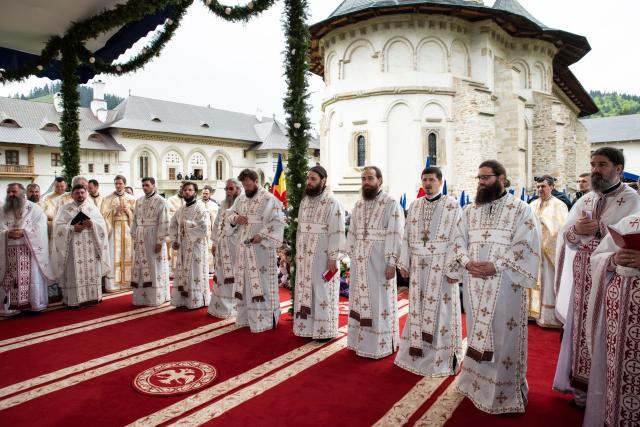 300 de ani de la nașterea marelui mitropolit: „Să luăm aminte la taina Sfântului Ierarh Iacob Putneanul”