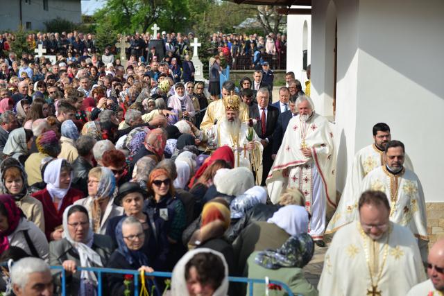 Resfinţire de biserică în parohia filantropiei creştine din Paşcani
