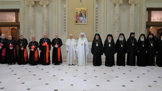 Papa Francisc a ajuns la Palatul Patriarhiei Române