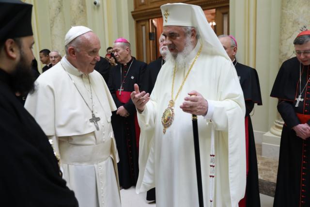 Papa Francisc a ajuns la Palatul Patriarhiei Române