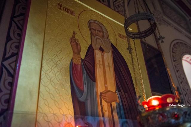 (Audio) Acatistul Sfântului Serafim de Sarov, mare făcător de minuni