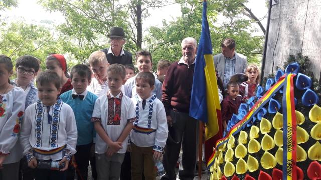 Comuna Cornu Luncii și-a cinstit eroii: prinos de recunoștință pentru cei care s-au jertfit pe câmpurile de luptă