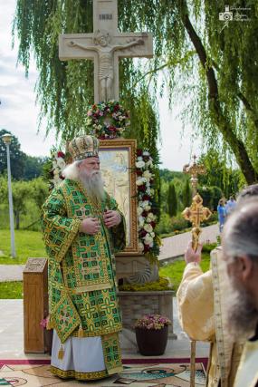 Slujbe arhiereşti în două eparhii ale Moldovei