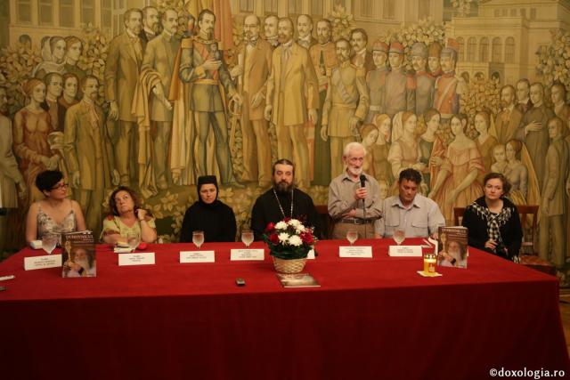 Cartea „Duhovnicul. 100 de ani cu Părintele Justin.”a fost lansată la Iași