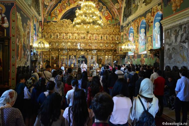 Întâlnirea tinerilor din Protopopiatele Iași I, II și III – „Sfânta Liturghie, izvorul vieții”